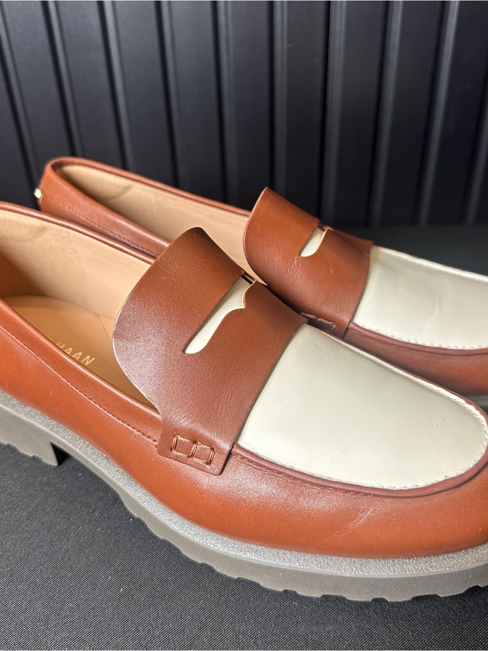 Cole Haan Two-Tone Penny Loafers in Brown and Cream Sz 8